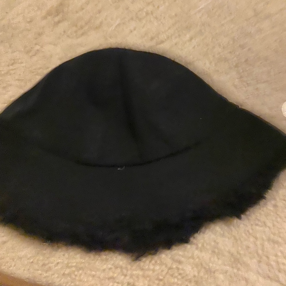 bucket hat